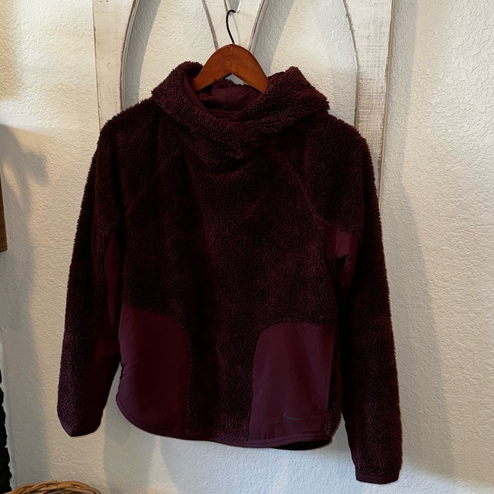 Nike Burgundy Furry Athletic Hoodie with Pocket Athletic Cozy Gym Size XS